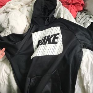 black nike sweatshirt